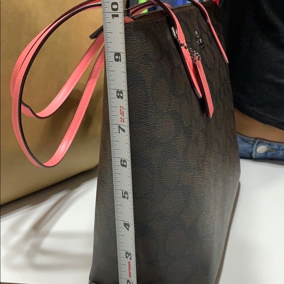 Beautiful Coach tote!! 👜🤎 - Picture 7 of 7